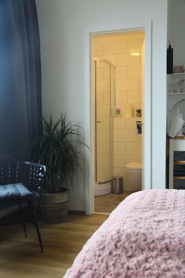 Private And Peaceful One Bedroom