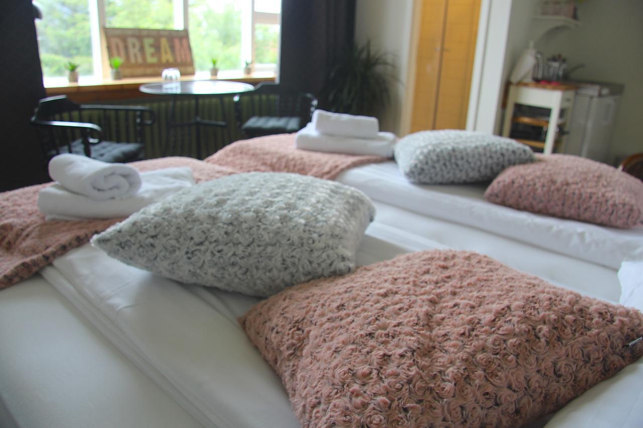 Private And Peaceful One Bedroom Apartment *