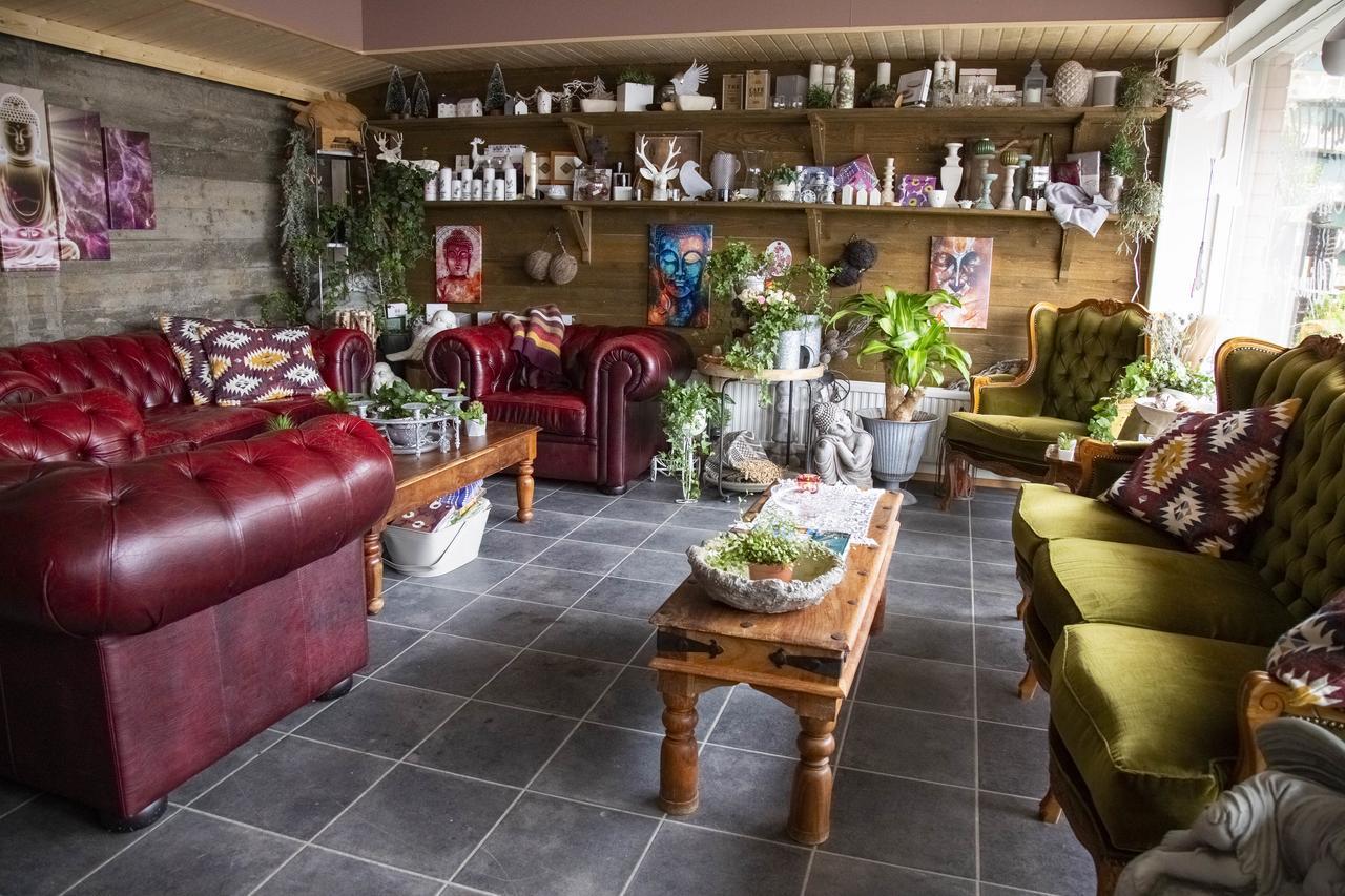 Private And Peaceful One Bedroom Apartment *